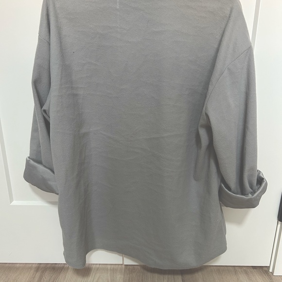 Shacket - Picture 3 of 3